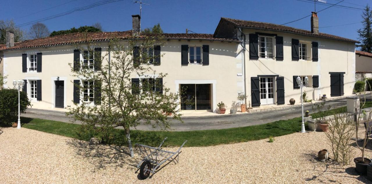 Montismaurelli Bed and Breakfast Montmoreau Buitenkant foto